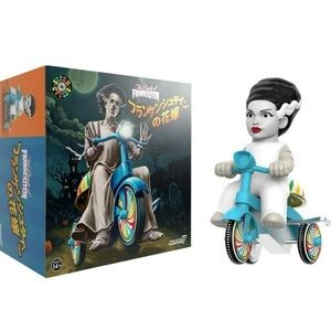 Bride of Frankenstein Universal
Monsters Super Cycles White w/ Blue
Trike Super7